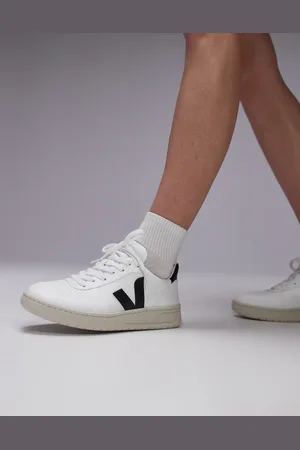 Veja Zapatillas de deporte blancas y negras de cuero V-10 de