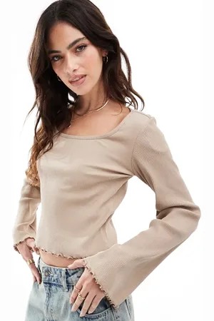 VILA Camiseta color moca de manga larga con cuello ancho y bordes ondulados de -Marrón