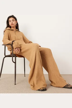 ASOS Pantalones color de pernera ancha de canalé de (parte de un conjunto)-Beis neutro