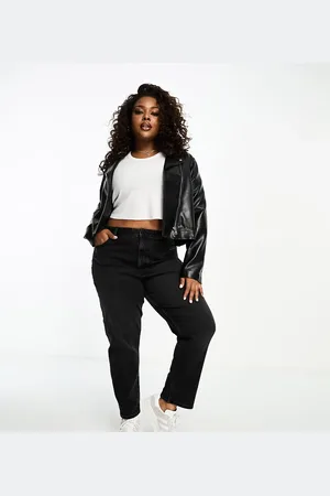 ASOS Vaqueros mom negro lavado cómodos de corte slim de ASOS DESIGN Curve