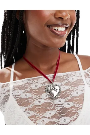 Reclaimed Collar de terciopelo con colgante de corazón extragrande de