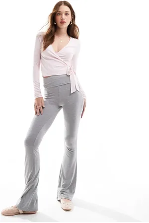 Miss Selfridge Leggings gris jaspeado de talle bajo con cinturilla ancha con vuelta y pernera acampanada de