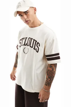 Cotton On Camiseta de estilo universitario de corte cuadrado con estampado gráfico "St. Louis" y ribetes de Cotton On-Blanco