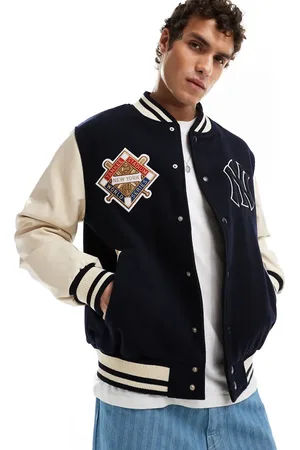 New Era Chaqueta con diseño universitario de los New York Yankees de