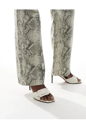 ASOS Mules blancas de tacón medio con detalle de hebilla Hellish de -Blanco