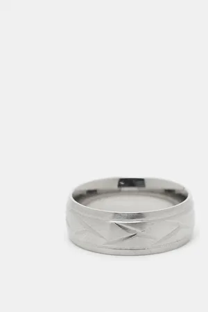 ASOS Anillo de banda con diseño grabado de acero inoxidable resistente al agua de
