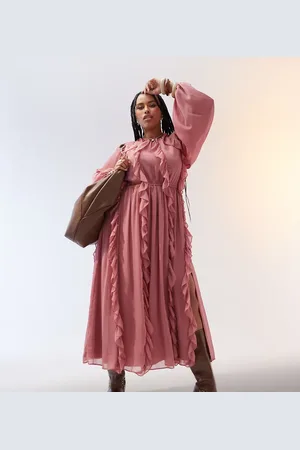 ASOS Vestido largo rosa con cuello alto y volantes de ASOS DESIGN Curve