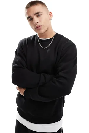 JJ Camisa negra extragrande con cuello redondo de tejido de sudadera de