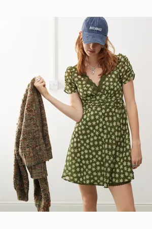 Reclaimed Vestido de tarde corto verde estampado de