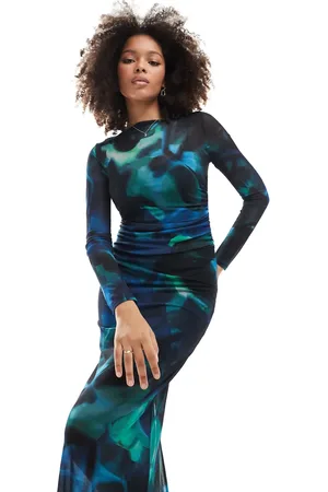 Forever New Vestido largo azul cobalto de manga larga con estampado difuminado de malla de