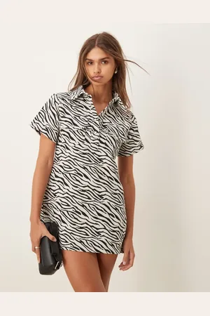 Ghospell Vestido corto monocromático con estampado de Zia de -Multicolor