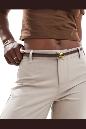 ASOS Cinturón marrón para cadera y cintura con hebilla con diseño abombado abstracto de