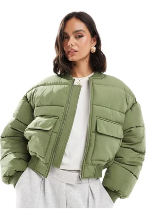 Miss Selfridge Chaqueta bomber de plumas de -Verde