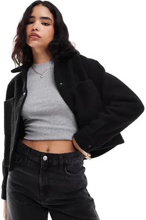 New Look Chaqueta corta negra estilo camisa de
