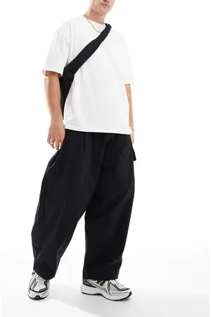 ASOS Pantalones cargo negros abombados de