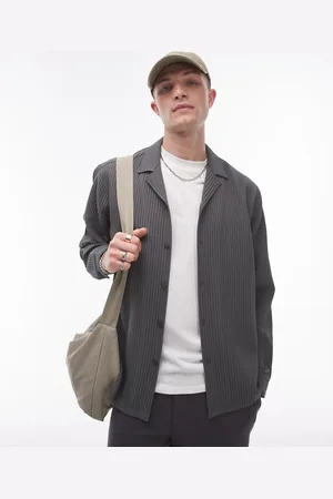 Topman Camisa gris carbón plisada de manga larga y corte estándar con cuello de solapas de -Verde