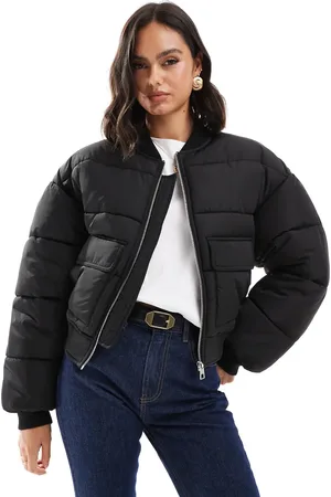 Miss Selfridge Chaqueta bomber de plumas negra de