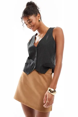 ASOS Minifalda color acampanada de antelina de -Beis neutro