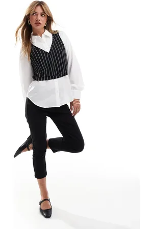 JDY Camisa blanca con diseño 2 en 1 de