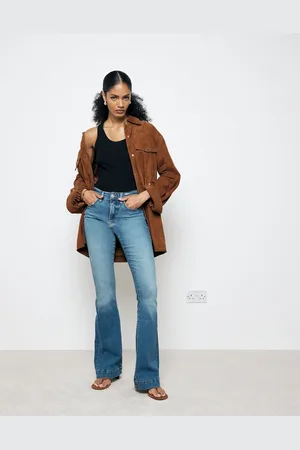River Island Vaqueros de campana azules con lavado medio de