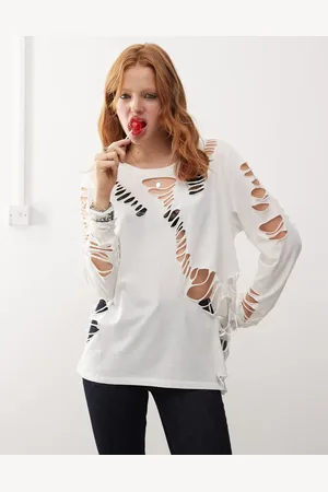 Cheap Monday Camiseta blanco hueso de manga larga con detalles rasgados de