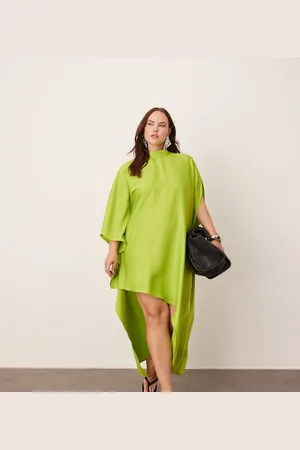 ASOS Vestido corto con cuello alto, mangas tipo capa y bajo asimétrico de Curve-Multicolor