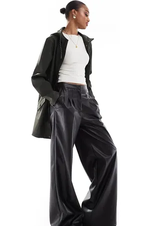 ASOS Pantalones negros con detalles plisados de cuero sintético de ASOS DESIGN Tall