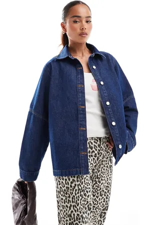 ASOS Chaqueta vaquera medio y detalle de tira ajustable de
