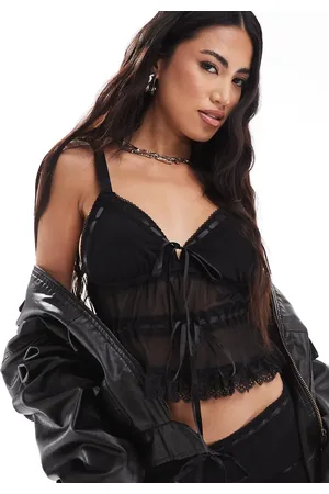Edikted Top de tirantes y estilo bohemio con cuello de pico y detalle de lazo de tejido transparente de (parte de un conjunto)