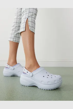 Crocs Zuecos morados clásicos con plataforma y forro de