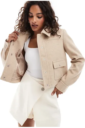 Forever New Chaqueta estilo camisa de tejido suave de - neutro