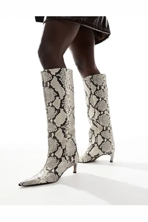 ASOS Botas por la rodilla de tacón bajo con estampado de serpiente de cuero premium Cleo de -Multicolor