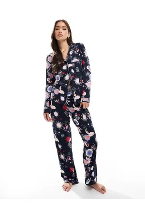 Chelsea Peers Pijama de top de manga larga con solapas y pantalones con estampado de soles de poliéster de