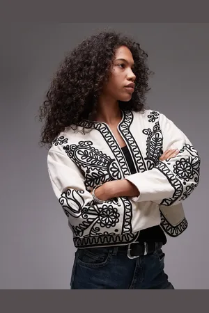 MANGO Chaqueta blanca con detalle bordado de
