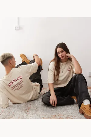 Timberland Camiseta extragrande de estilo worker con logo exclusiva en ASOS de - neutro