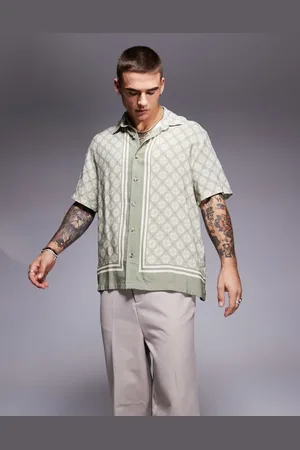 River Island Camisa verde con estampado geométrico estilo pañuelo de