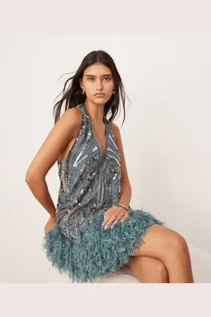 ASOS Vestido corto escotado con abalorios y bajo de plumas sintéticas de -Gris