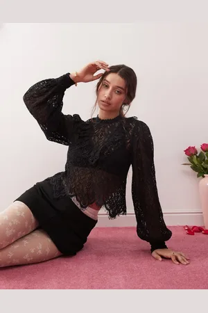 Miss Selfridge Blusa negra de estilo victoriano de encaje de