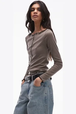 MANGO Top con bordes ondulados y detalle de costura en contraste de