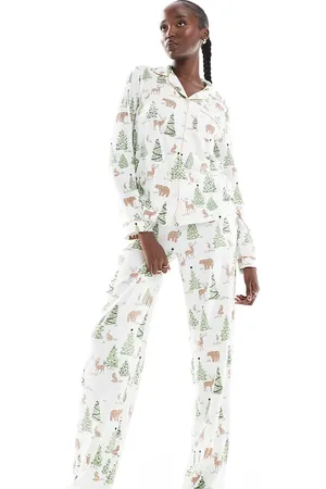 Chelsea Peers Pijama color de pantalones y top de manga larga con estampado de Navidad exclusivo de -Blanco