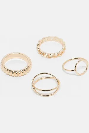 ASOS Pack de 4 anillos dorados con diseños de cadena y detalle de círculo abierto de