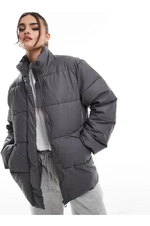 Pieces® Abrigo acolchado gris con cuello alto de