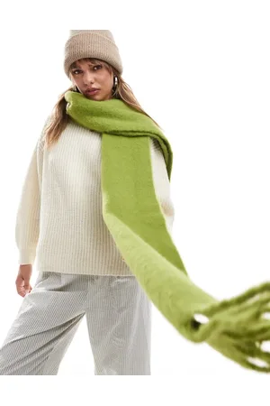 ASOS Bufanda con flecos de punto mullido de