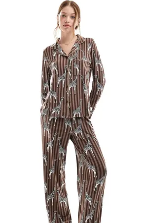 Chelsea Peers Pijama de top con solapas y pantalones con estampado de jirafas y rayas de poliéster exclusivo de