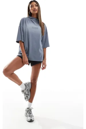 ASOS Camiseta gris carbón con cuello subido y lavado ácido de Weekend Collective