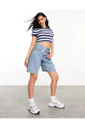 ASOS Pantalones cortos vaqueros de corte alargado con lavado azul claro de Weekend Collective