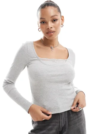ASOS Camiseta gris jaspeado de manga larga con diseño de dos capas con detalle de lazo y encaje de