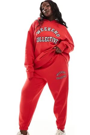 ASOS Joggers rojos extragrandes con detalle universitario de Weekend Collective Curve (parte de un conjunto)