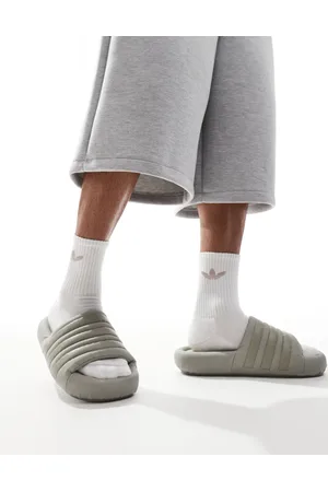 adidas Sandalias grises Adilette 24 de
