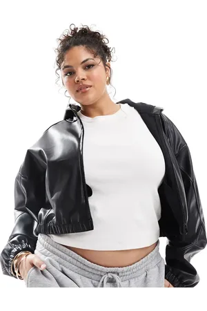 ASOS Sudadera corta negra con capucha y cremallera de poliuretano de ASOS DESIGN Curve-Negro